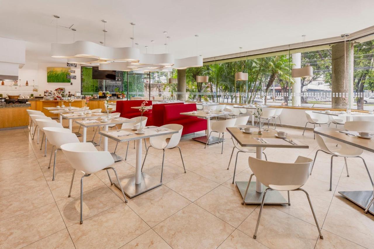 Fiesta Inn Guadalajara Expo Сапопан Экстерьер фото