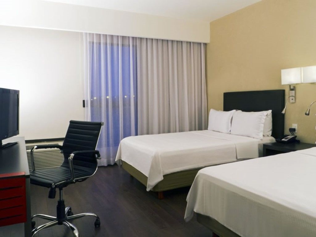 Fiesta Inn Guadalajara Expo Сапопан Экстерьер фото